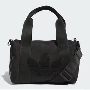HOT SALE!! ❤️‍🔥ADIDAS ORIGINALS TREFOIL CHENILLE CROSSBODY- NEW WITH TAGS❤️‍🔥